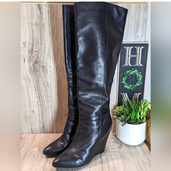 POUR LÉ VICTOIRE Boots Women's Size 9 Black Leather Knee High Hidden Wedge